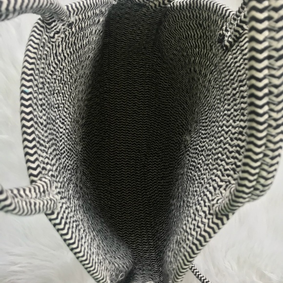 Two Tone Round Raffia Crossbody Bag - Picture 6 of 7